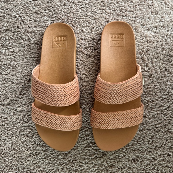 Women’s Reef Sandals - Picture 1 of 4
